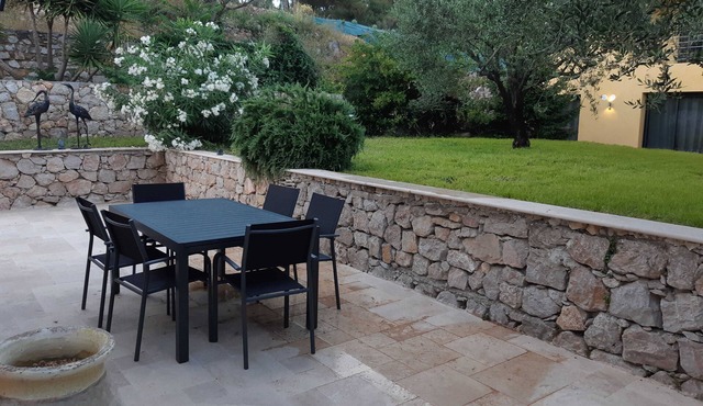 Garrigue - EZE - Gîte