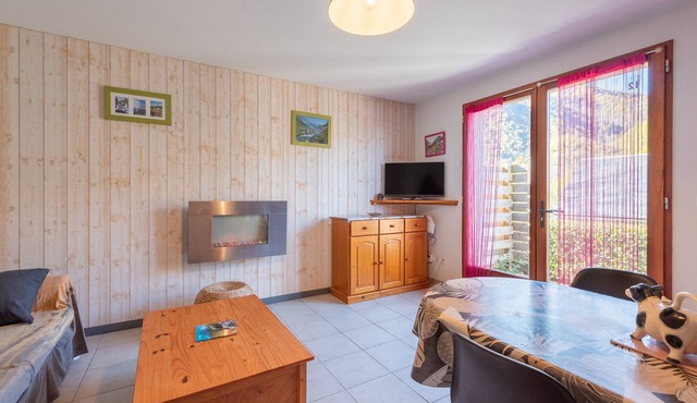 Gîte 'Clarabide' with Mountain View, Private Terrace and Wi-Fi in Loudenvielle