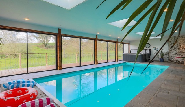 Gite De Kerigochen - Kraou Tomm with Private Terrace, Private Garden, and Wi-Fi in Saint-Igeaux