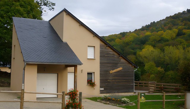 Gîte de Sibe Long - Chalet Rental on the Aubrac Plateau in Saint-Chély-d'Aubrac