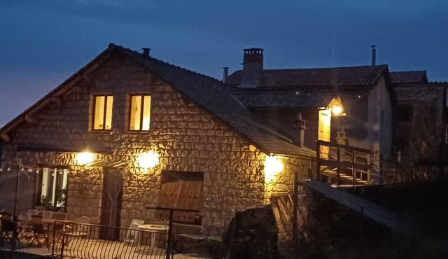 Gîte L'Eolien, between Tarn and Causse! in Mostuéjouls