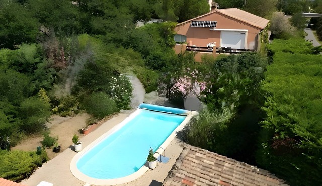 Gite la Roseraie with Pool