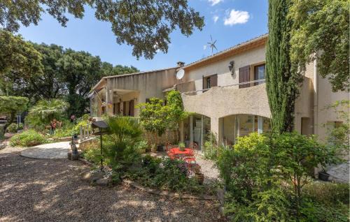 Gorgeous Home In Bédarrides