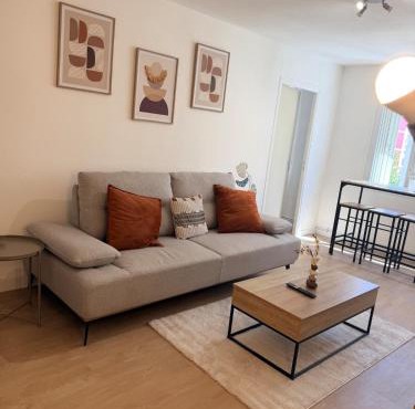 Grand T5 climatisé-4 Chambres-Parking-Tram 3min-8 Pers