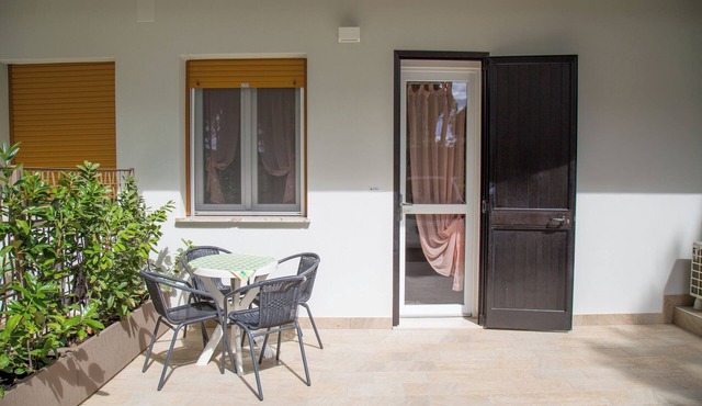 Great accommodation with a lovely patio in Eraclea Mare