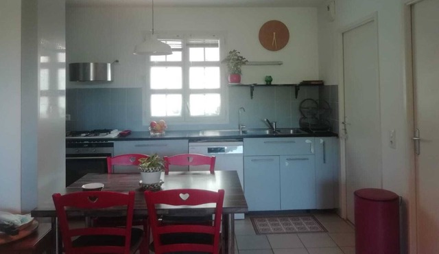 GRIMAUD bright apartment 3 pers. +private car park in Grimaud