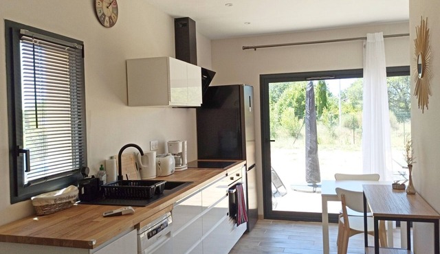 Guest house with swimming pool, quiet location close to the village