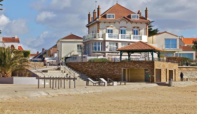 Hôtel de charme & SPA Villa Cosare sur la promenade bord de plage 20m de la mer