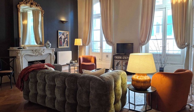 Historic Stylish Apt in Heart of Carcassonne in Carcassonne