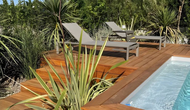 Holiday Home "Dream Nest with Jacuzzi" – Private Pool, Wi-Fi & Air Conditioning