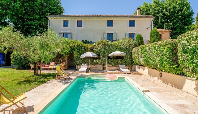 Holiday Home 'Le Mas Des Mourguettes' with Shared Pool, Wi-Fi and Air Conditioning