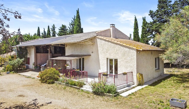 Holiday Home with Private Terrace, Wi-Fi, and Air Conditioning