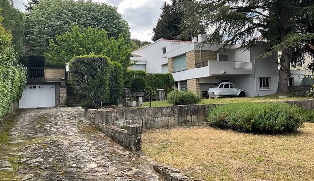 Homerez - House with a View in Villeneuve-lès-Avignon