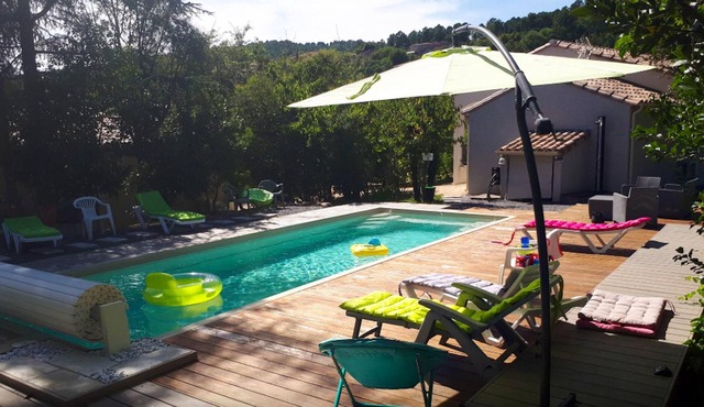Homerez - House for 6 ppl. with shared pool and terrace at Saint-Paul-le-Jeune