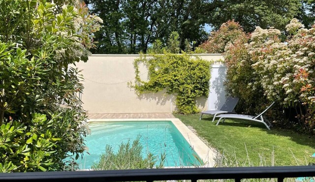 Homerez - House for 6 ppl. with swimming-pool, jacuzzi and terrace at Uchaux
