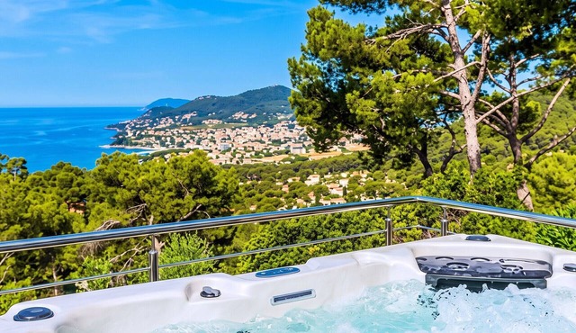 Homerez - Villa ground floor in Carqueiranne, pool