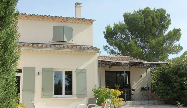 House with large garden, 5 mn from Isle sur la Sorgue,