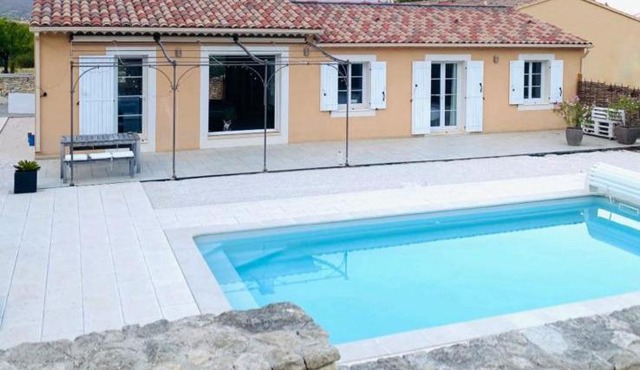 Jolie maison de 110 m 2, pour 6 personnes, au calme, avec piscine