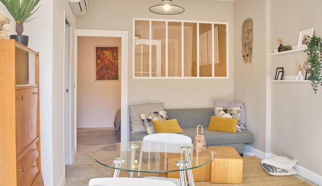 L'Écusson Charmant – Flat in the heart of the city