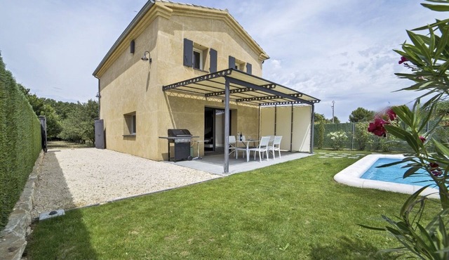 L'OUSTAOU WITH PRIVATE POOL