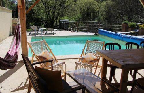 La Fontaine De Gadilhe avec piscine