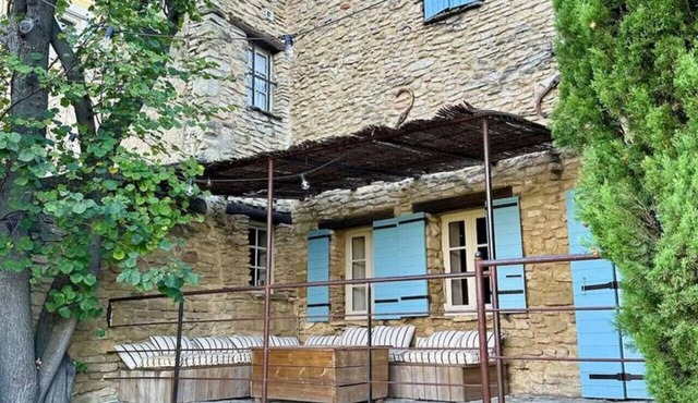 La maison Haut-perché, townhouse with view and jacuzzi.