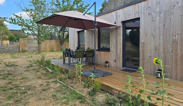 “La Tiny de Miss Purple” with Terrace and Private Garden in Chantelle