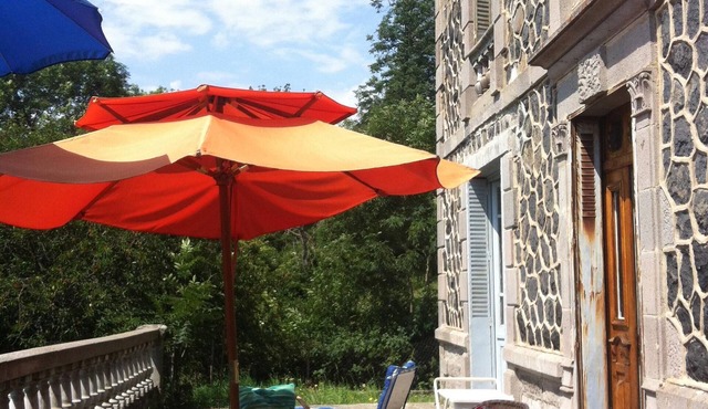 Large detached Maison de Caractere for seasonal rental: 14 people in veze