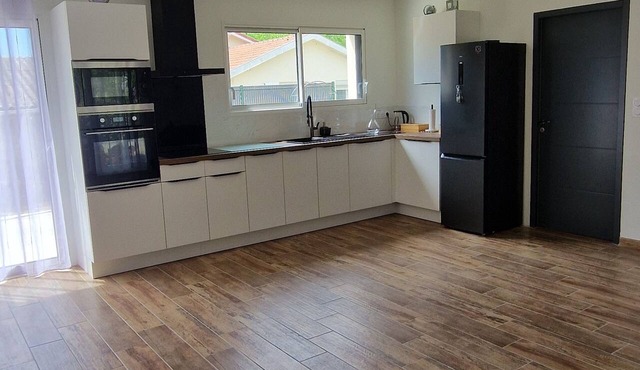Large new house for 8 to 9 people, 120 m²