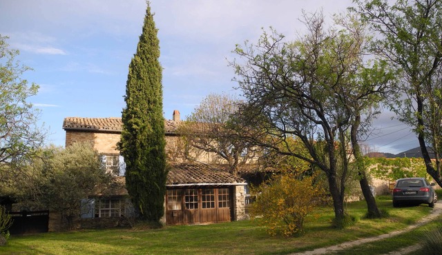 Large stone house with flair in Drôme provençale