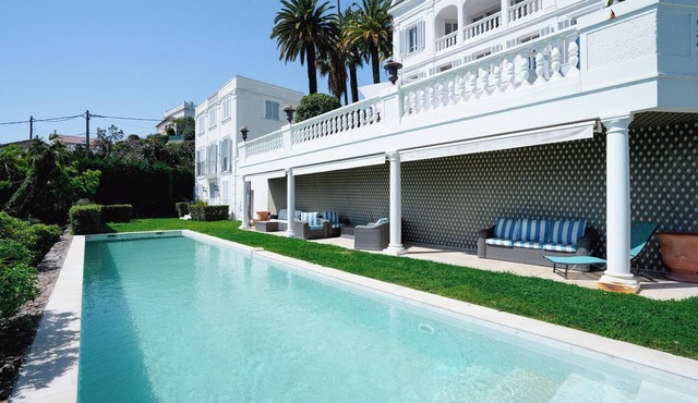 Le Golfe Juan, Villa Reale Luxe