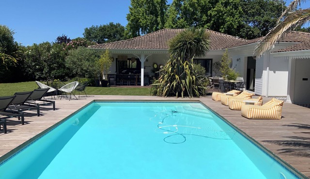 Le Paradis des Canards: your exceptional villa with heated swimming pool. in La Teste-de-Buch
