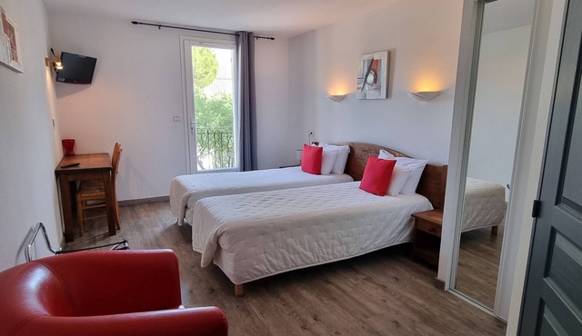 Le Pradet Hotel in Vacqueyras