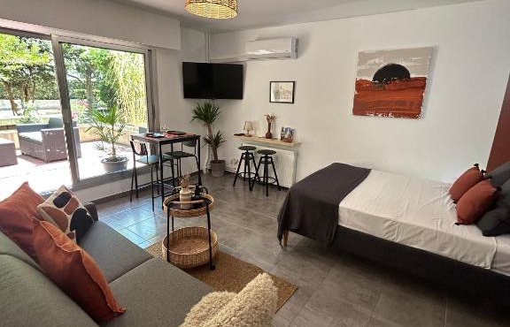 Les Appartements d'Edmond Rome Favier