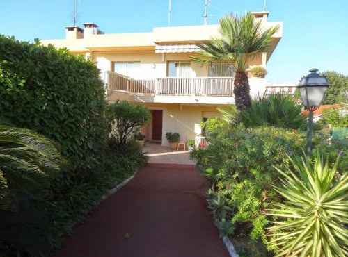 Les Ondes - Terrasse RdC Villa Calme Parking Proche Plage in Antibes