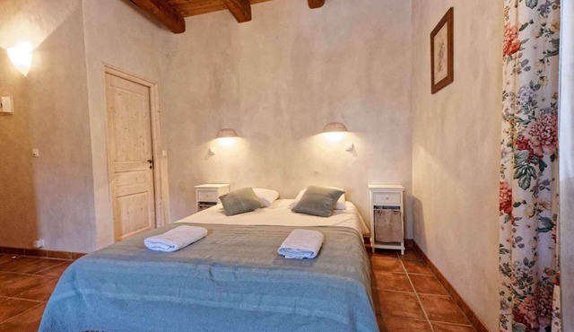 Lestérel - Chambre 2 à 3 Personnes
