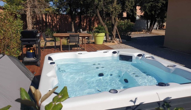 Location au Cœur des Alpilles, Appartement Pour 2 Personnes Avec Terrasse Privée