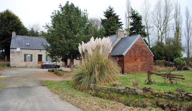 Lodging for 4 people quiet with swimming pool Bay of St Brieuc in Plésidy