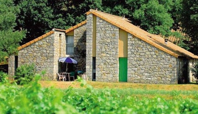 Lovely apartment for 6 people with WIFI, pool, TV, terrace and pets allowed