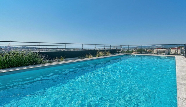Lovely apartment for 7 guests with A/C, pool, WIFI, TV and terrace in Saint-raphaël