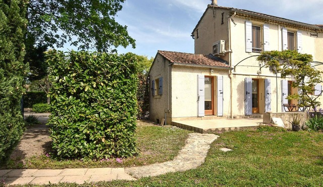 Lovely home in Orange with WiFi