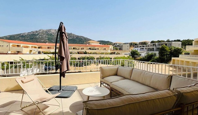 Luminous 2BR Apartment in Lumio - 6 Guests, A/C, Near Beach, Large Terrace, Parking Included in Lumio