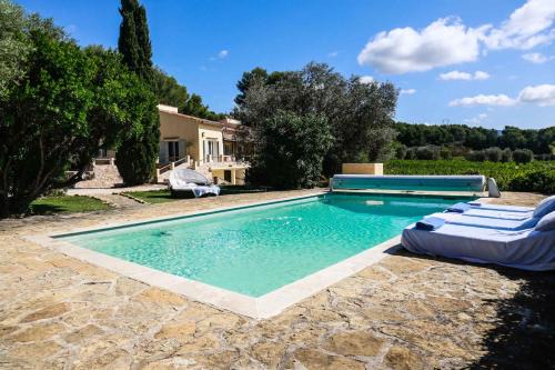 Luxueux Mas provencal immérgé dans la nature in Le Castellet