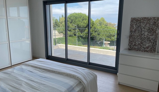 Luxury and Serenity on the Côte d'Azur: Villa de Rêve in Golfe-Juan