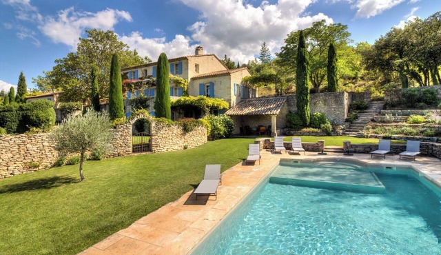 Luxury Bonnieux Villa With Vineyard, Pool & Views