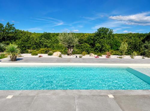 Maison 3 chambres avec piscine privée proche Vallon Pt d Arc Sud Ardèche