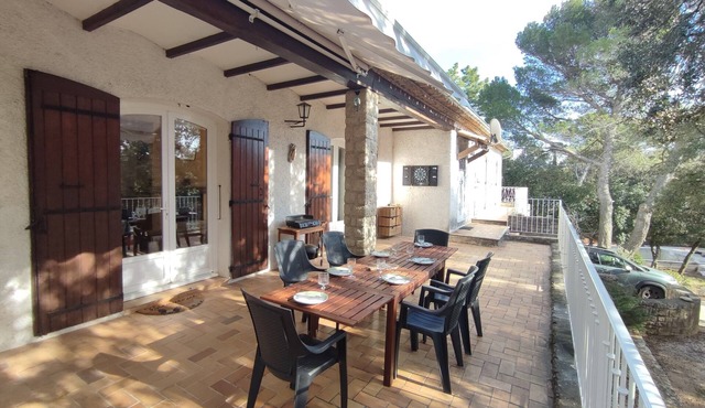 Maison Avec Piscine Chauffée et Grand Parc Clôturé