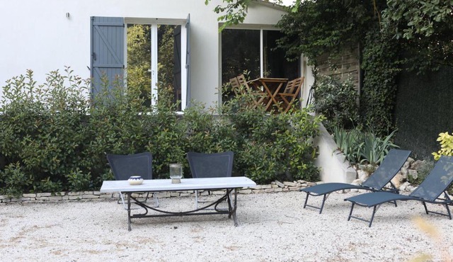 Maison calme et verdure
