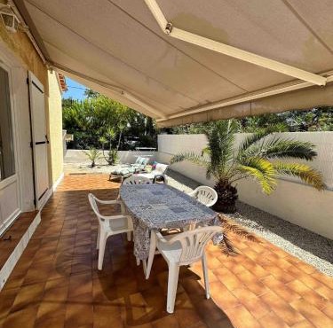 Maison de plage avec jardin clos in Hyères