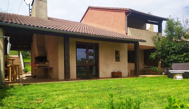 Maison Entière Avec Jardin Clôturé in Belmont-sur-Rance